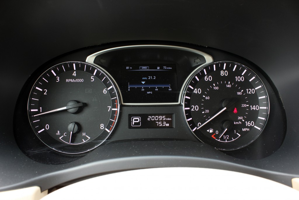 2015 Nissan Pathfinder (32)