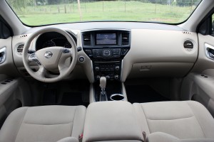 2015 Nissan Pathfinder (38)