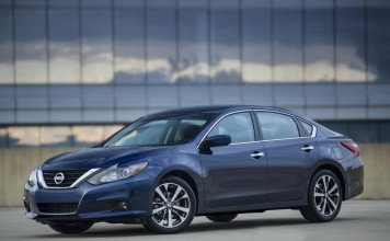 Nissan Debuts New 2016 Altima in New York