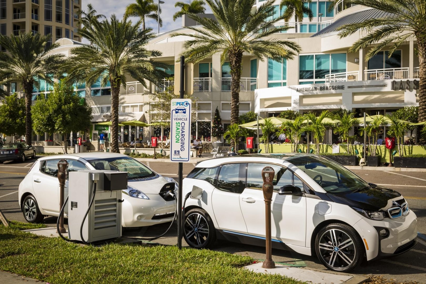 BMW i3 Nissan Leaf (2)